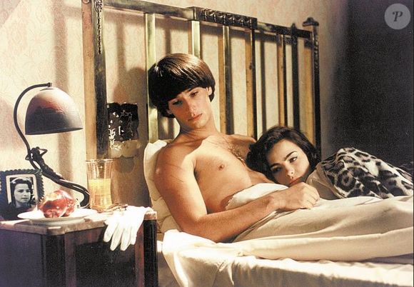 Ana Paula Arósio e Rodrigo Santoro foram par na série 'Hilda Furacão': na época, ator namorava Luana Piovani e tinha 22 anos