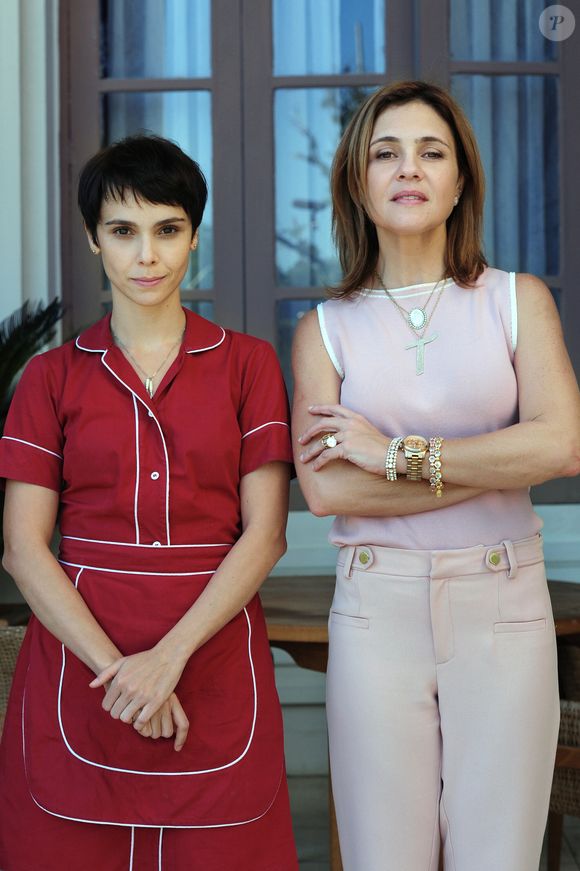 A volta de "Avenida Brasil" reacende o olhar do público 14 anos depois e destaca o embate inesquecível entre Débora Falabella e Adriana Esteves, eternizadas como Nina/Rita e Carminha