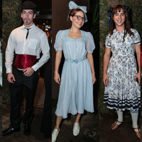 Letícia Colin de Ana Francisca, João Victor Gonçalves de Bernadete e Pietro Antonelli de Murilo Benício em 'Ti Ti Ti': 19 looks da festa dos 100 capítulos de 'Quem Ama Cuida' são pura nostalgia da TV Globo