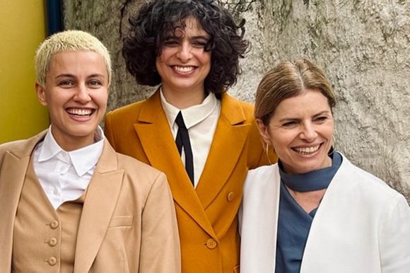 Julia Anquier, filha de Debora Bloch, e Maria Beraldo se casaram em maio deste ano