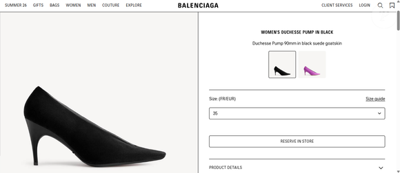 Sapato da Balenciaga usado por Camila Queiroz só está disponível internacionalmente, com um preço médio de 900 dólares, R$ 4,5 mil na atual cotação