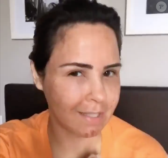 "Eu já vi vocês me comparando com uma bola de basquete no Twitter, mas continuamos aqui firmes e fortes", comentou Ana Paula Renault no vídeo