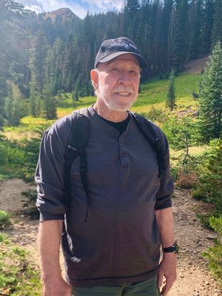 Chuck Norris aos 86 anos: 'Não vejo a idade como motivo para diminuir o ritmo'