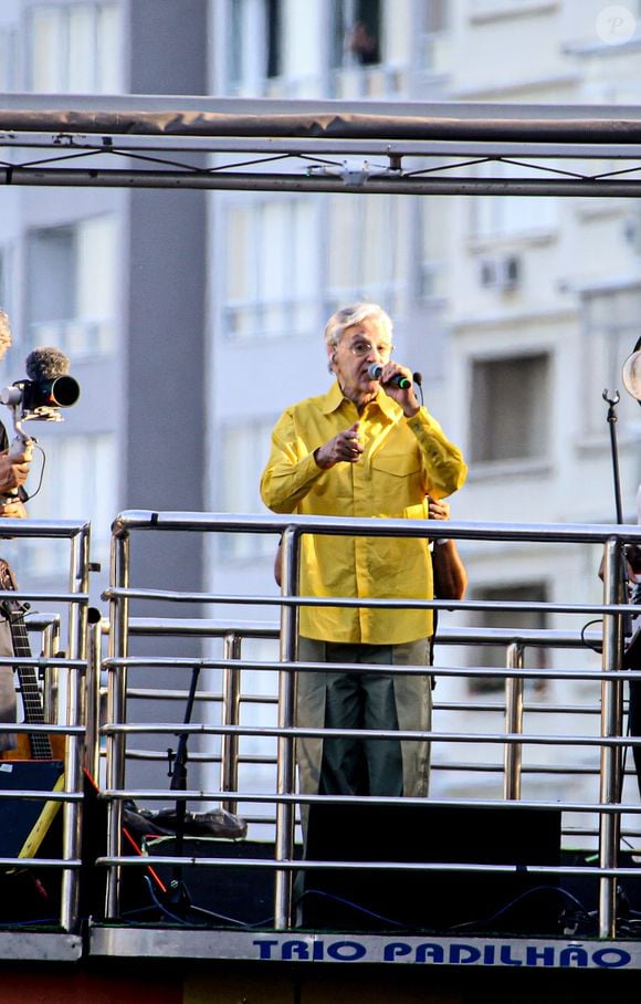 A manifestação no Rio contou com shows de Caetano Veloso