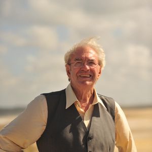 Assessoria confirma ao gshow que o ator enfrenta um quadro delicado de saúde desde a última sexta-feira (13); em 2013 Juca de Oliveira interpretou Samuel Schneider um ourives judeu holandês, sobrevivente da Segunda Guerra Mundial, pai de Ester (Grazi Massafera)