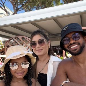 Bremer, jogador convocado para a Copa do Mundo, e sua esposa Déborah Claudino são pais da Ágatha, nascida em 2020