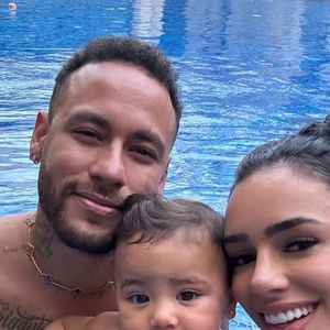 Durante um evento, Neymar mostrou a aliança com Bruna Biancardi e recusou o convite para ir a uma balada