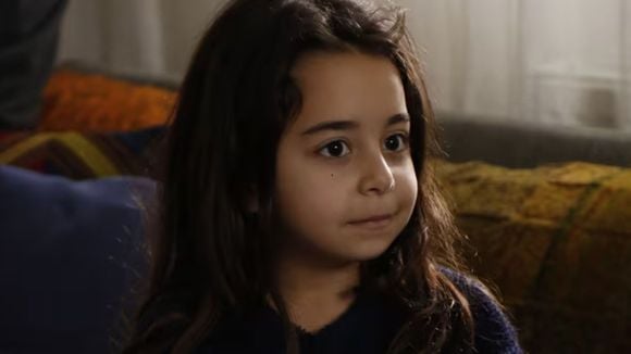 A maior responsabilidade que Melek, da novela turca ‘Mãe’, enfrenta, mas nenhuma criança deveria ter