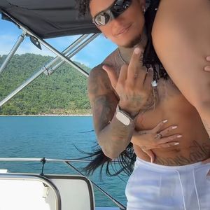 MC Mirella e Dynho Alves são alvo de piadas após vazamento de vídeo íntimo