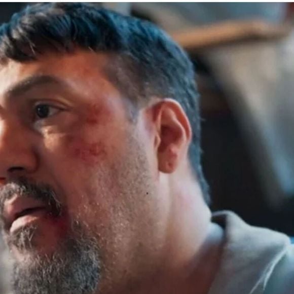 Misael (Belo) solta veneno sobre falsificação de remédios para Leonardo (Pedro Novaes) em capítulo tenso de Três Graças