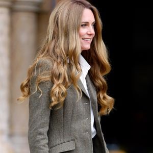 Kate Middleton loira: muitas pessoas suspeitam do uso de perucas, o que vem sendo colocado em debate sobre pressão estética