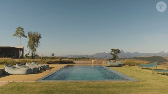 Rancho de Giovanna Ewbank e Bruno Gagliasso possui uma piscina belíssima cercada por grama e também com uma ótima vista