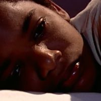 Qual é a reação de José Alceu ao descobrir que Gumercindo é seu pai em 'Terra Nostra'? Desesperado, menino toma atitude assustadora