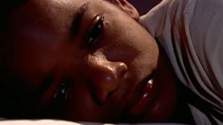 Qual é a reação de José Alceu ao descobrir que Gumercindo é seu pai em 'Terra Nostra'? Desesperado, menino toma atitude assustadora