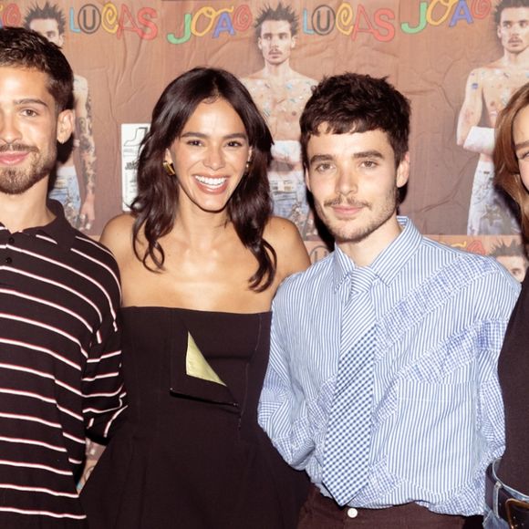 Entre os convidados estavam a própria atriz, Sasha Meneghel e o marido dela, o ex-cantor gospel João Lucas. Mas pelo que parece, o ex de Marquezine ficou de fora dessa.