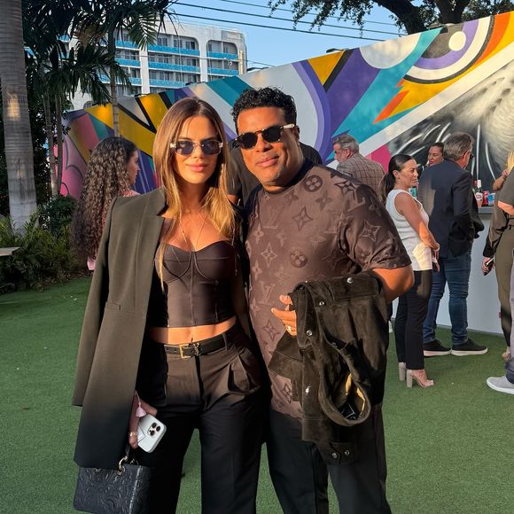 Para essa jornada, Roberto Assis contou com a ajuda da esposa, a musa fitness Bru Cramer