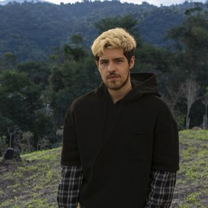 Raul Dantas (Paulo Mendes) — Filho de Arminda (Grazi Massafera), neto de Josefa (Arlete Salles). É um garoto introvertido, fechado no seu mundo particular e de baixa autoestima. Usuário de drogas, envolve-se em situações perigosas com o traficante Bagdá (Xamã), na Chacrinha, e não tem uma relação saudável com a mãe, que o trata com desprezo.