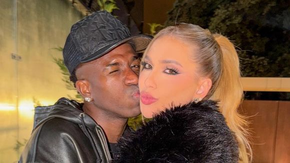 'Com o bofe e quicando': na Espanha, Virgínia Fonseca tem intimidade com Vini Jr. exposta por amigo e causa na web