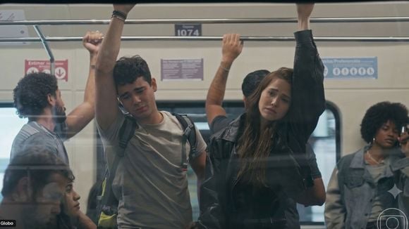 A polêmica do metrô vazio em 'Quem Ama Cuida': cena de Adriana com o irmão em transporte público de São Paulo divide opiniões na web. 'É novela, não é documentário'
