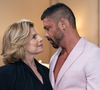 Cesar (Cauã Reymond) surge no quarto de Odete Roitman (Debora Bloch) em cena de flashback na novela 'Vale Tudo', capítulo de 14 de outubro de 2025, terça-feira