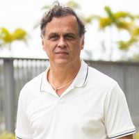 Poucos sabem, mas Guilherme Fontes, o Alexandre de 'A Viagem', fumava escondido na escola e teve cupido famoso no casamento com Cláudia Abreu