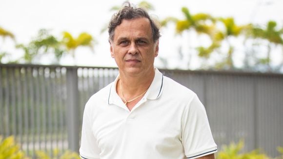 Poucos sabem, mas Guilherme Fontes, o Alexandre de 'A Viagem', fumava escondido na escola e teve cupido famoso no casamento com Cláudia Abreu