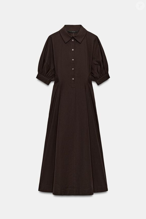 Vestido camisa marrom da Zara aposta em gola de lapela, mangas bufantes e modelagem evasê para criar uma produção elegante e feminina