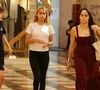 Valkíria de 'História de Amor', Claudia Mauro levou os filhos ao shopping e chamou atenção pela semelhança com Carolina, 14 anos