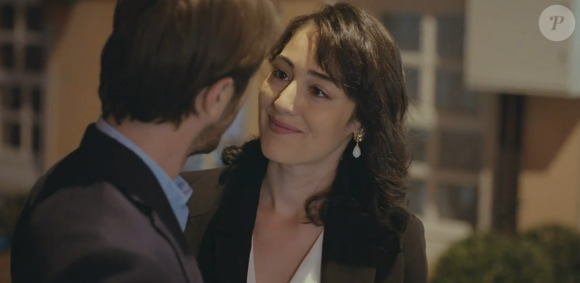 Emre engata namoro com Kesmet na novela 'Força de Mulher' no capítulo de segunda-feira, 12 de maio de 2025