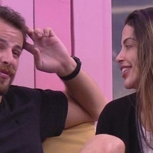 Laís Caldas e Gustavo Marsengo participaram do ‘BBB 22’ e engataram um romance dentro do confinamento