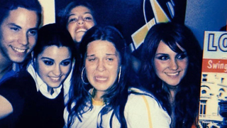 Você reconhece essa fã OBCECADA pelo RBD? Hoje ela é uma das presas mais temidas de ‘Tremembé’ e continua amando a banda