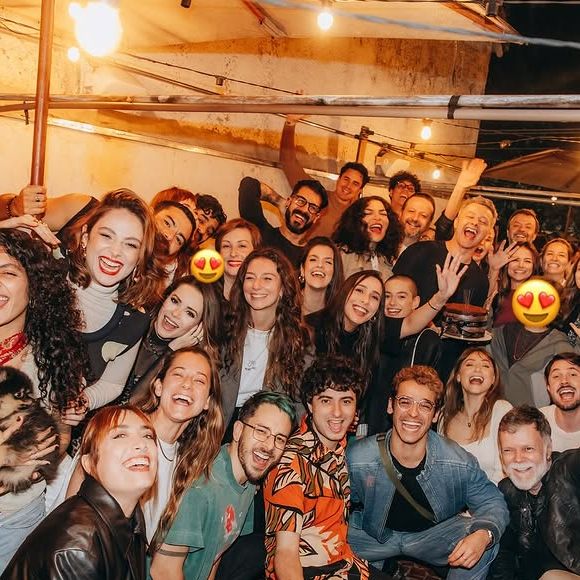 Sandy e Pedro Andrade marcaram presença no aniversário de Lucas Lima, pai do filho da cantora