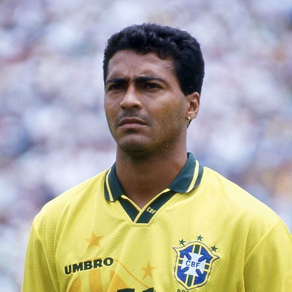 Romário volta aos holofotes após decisão da Justiça envolvendo o pagamento recebido pela cobertura da Copa do Mundo
