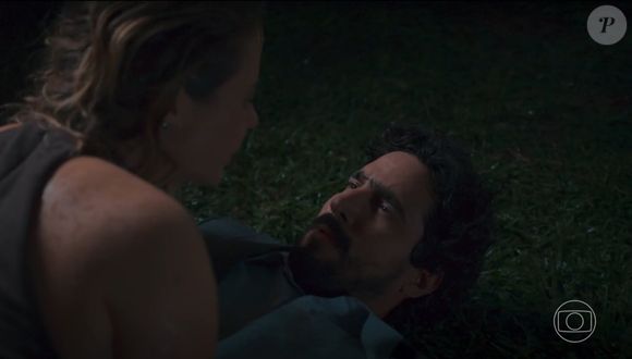 Heleninha fugiu do encontro que Odete queria armar, mas acabou em cima do galã de 'Vale Tudo'