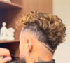 Neymar resgatou um dos cortes mais marcantes de sua carreira para a Copa, mas a internet roubou a cena com piadas