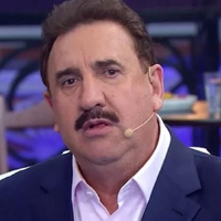 Condenado recentemente por publicidade enganosa, Ratinho também foi garoto-propaganda de cartão do Banco Master