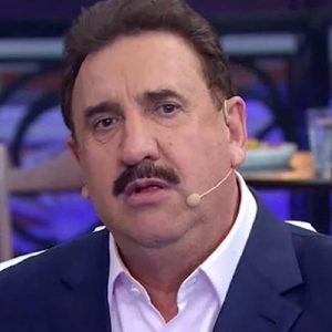 Condenado recentemente por publicidade enganosa, Ratinho também foi garoto-propaganda de cartão do Banco Master