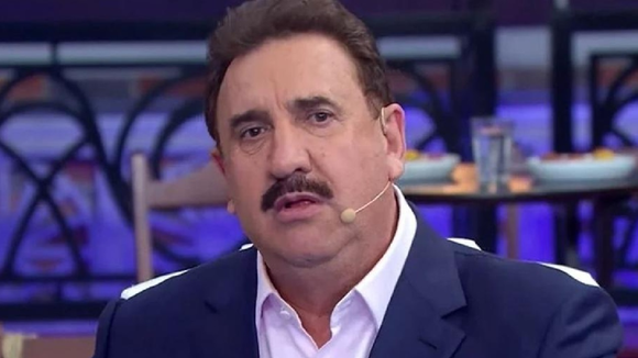 Condenado recentemente por publicidade enganosa, Ratinho também foi garoto-propaganda de cartão do Banco Master