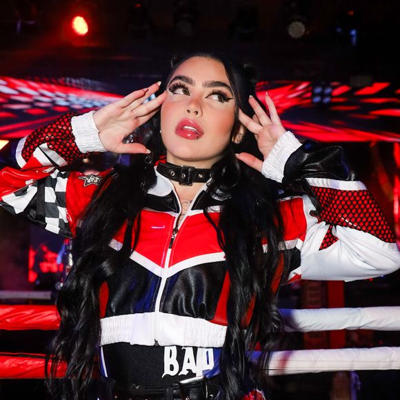 MC Mirella é criadora de conteúdo +18 e o marido, Dynho Alves.