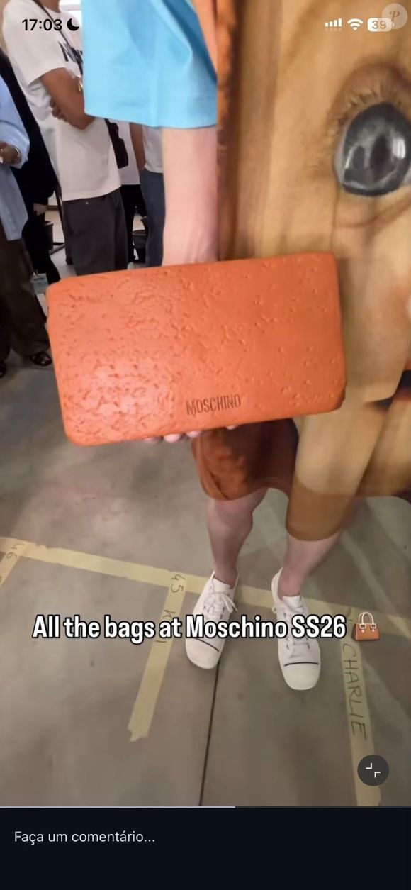 'Reutilizar, Reciclar, Reimaginar': lema da coleção 'Niente' inspira reflexão sobre consumo e desperdício, veja bolsa da Moschino inspirada em tijolo