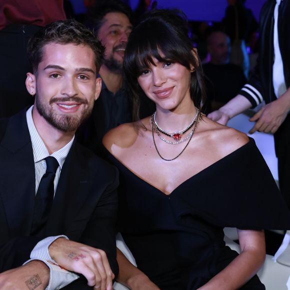 Bruna Marquezine está visitando a fazenda do pai de João Guilherme, seu namorado, pela primeira vez