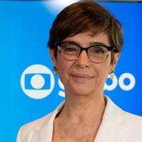 Almoço de Flávio Bolsonaro com presidente da Globo faz Renata Lo Prete ser envolvida em rumor de 'completo desconforto' por 'problema explosivo', diz colunista; encontro na emissora ocorreu horas antes de entrevista na TV e há 9 dias do 2º turno das Eleições 2026