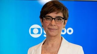 Almoço de Flávio Bolsonaro com presidente da Globo faz Renata Lo Prete ser envolvida em rumor de 'completo desconforto' por 'problema explosivo', diz colunista; encontro na emissora ocorreu horas antes de entrevista na TV e há 9 dias do 2º turno das Eleições 2026
