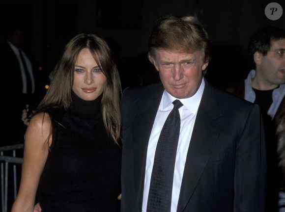 1999: Donald Trump e a atual esposa, Melania Trump, na première do filme 'O Informante'