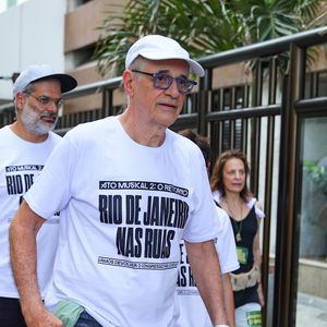Marcos Caruso na manifestação em Copacabana contra a anistia dos condenados pelo golpe de 8 de janeiro