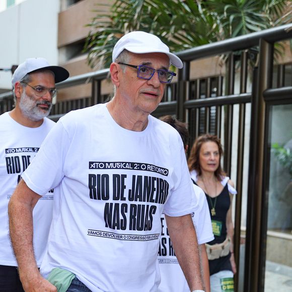 Marcos Caruso na manifestação em Copacabana contra a anistia dos condenados pelo golpe de 8 de janeiro