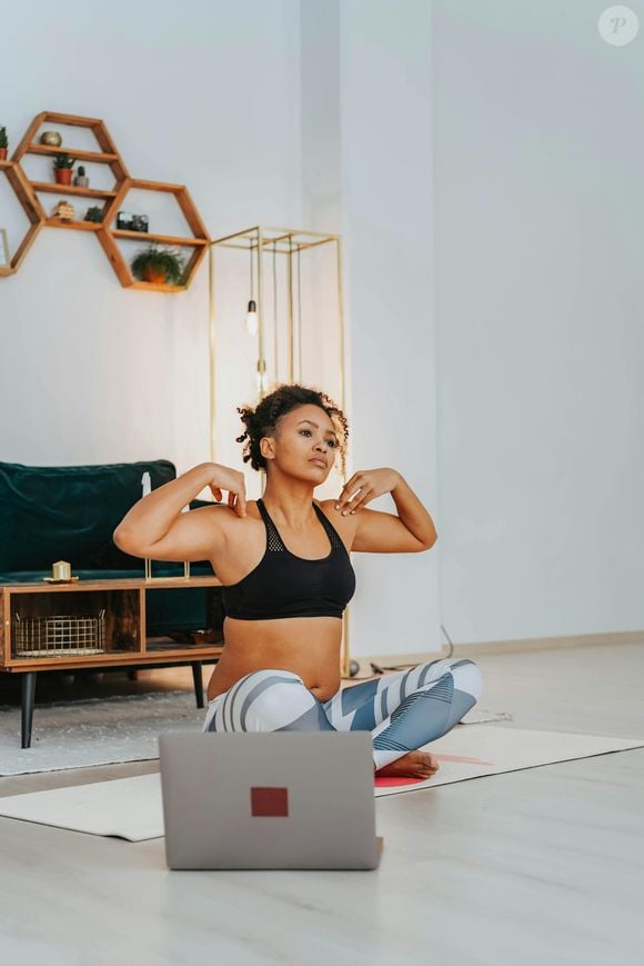 Com apenas o peso do corpo e a ajuda de apoios como bancos, você pode definir seus músculos