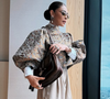 Para mães e filhas: com salto confortável, esse scarpin 'de avó' da Constance que vão dar um toque de estilo aos looks de Outono