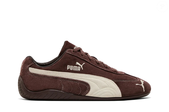 Nem sandália, nem sapatilha: o novo Puma Speedcat na cor "chocolate amargo" surge como forte candidato a dominar os looks do inverno brasileiro