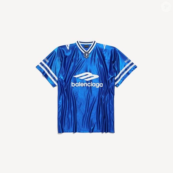 Virginia Fonseca aposta em camiseta de R$ 8,5 mil da Balenciaga para assistir a Vini Jr. em jogo do Real Madrid no Estádio Bernabéu